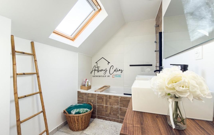 Maison NIVILLAC (56130)  92 m2 259 270 € 