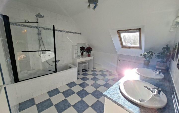 Maison SAINT-LYPHARD (44410)  144 m2 414 000 € 