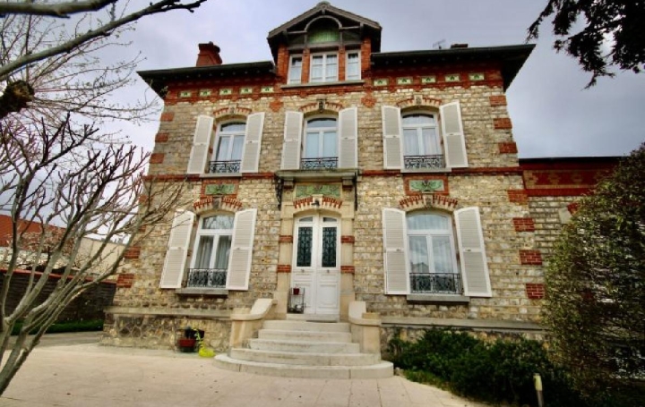 Maison / Villa MONTMAGNY (95360) 262 m<sup>2</sup> 832 000 € 