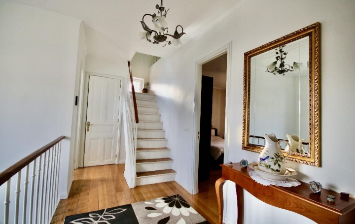 Maison MONTMAGNY (95360)  262 m2 832 000 € 