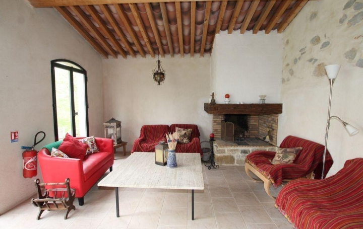 Domaine LIMOUX (11300)  305 m2 899 000 € 