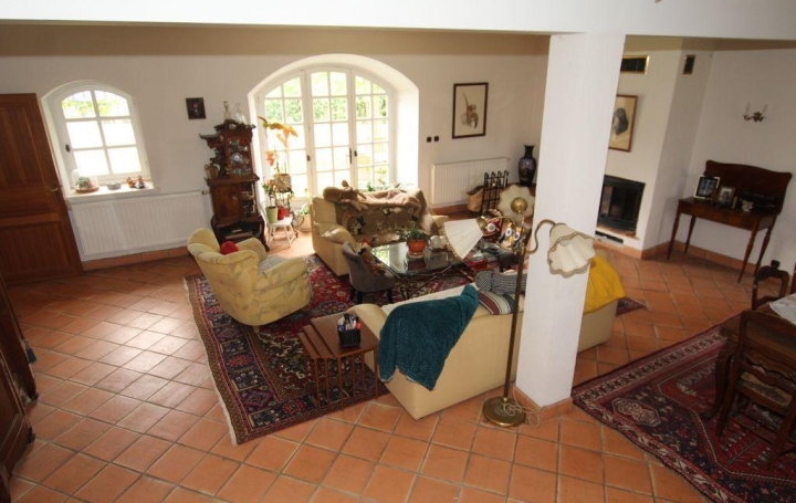 Domaine LIMOUX (11300)  305 m2 899 000 € 