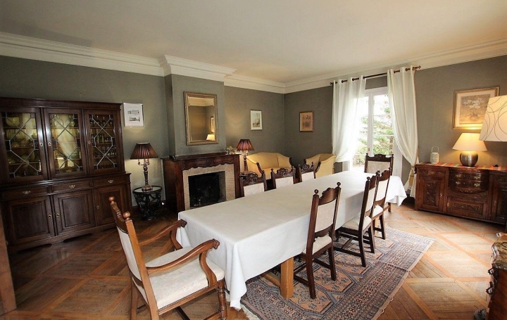 Propriété LAVELANET (09300)  600 m2 890 000 € 