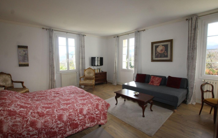 Propriété LAVELANET (09300)  600 m2 890 000 € 