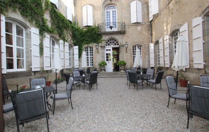 Propriété MIREPOIX (09500)  810 m2 1 254 000 € 