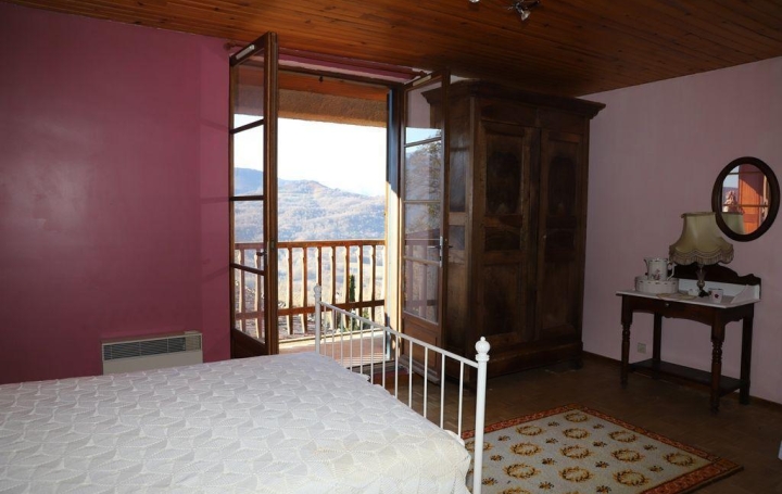 Maison FOIX (09000)  150 m2 242 000 € 