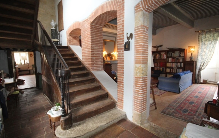 Domaine PAMIERS (09100)  600 m2 1 250 000 € 