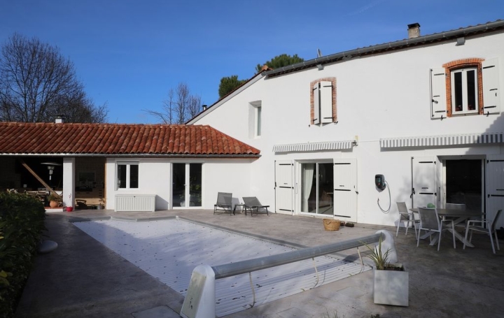 Domaine VARILHES (09120)  295 m2 588 000 € 