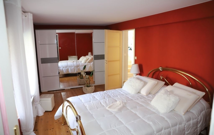 Domaine VARILHES (09120)  295 m2 588 000 € 