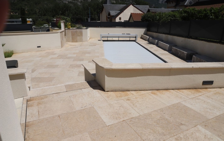 Domaine FOIX (09000)  1 000 m2 2 080 000 € 