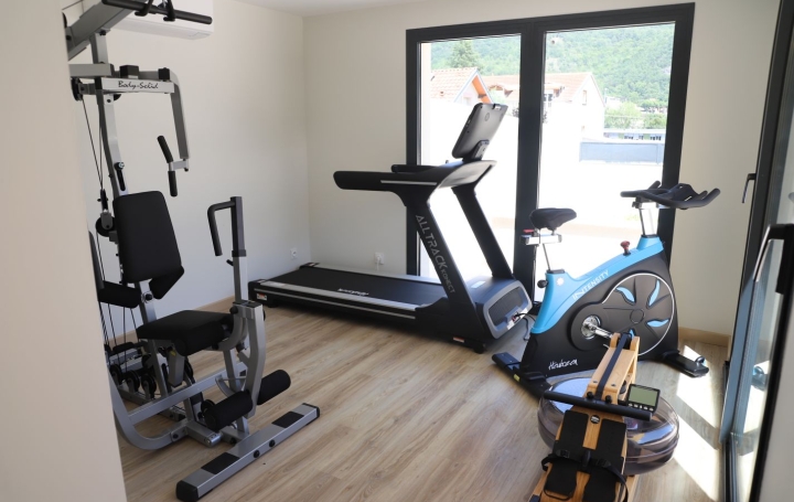 Domaine FOIX (09000)  1 000 m2 2 080 000 € 