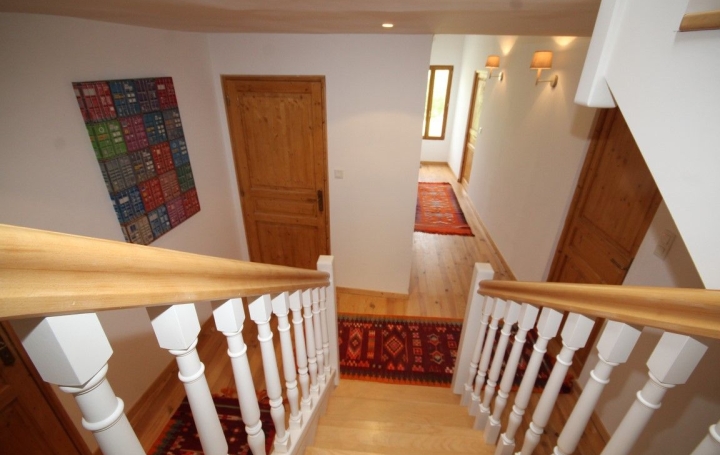 Propriété FOIX (09000)  300 m2 490 000 € 