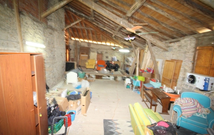 Propriété FOIX (09000)  300 m2 490 000 € 