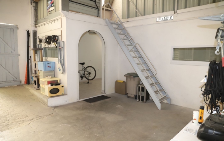 Maison LAVELANET (09300)  304 m2 195 000 € 