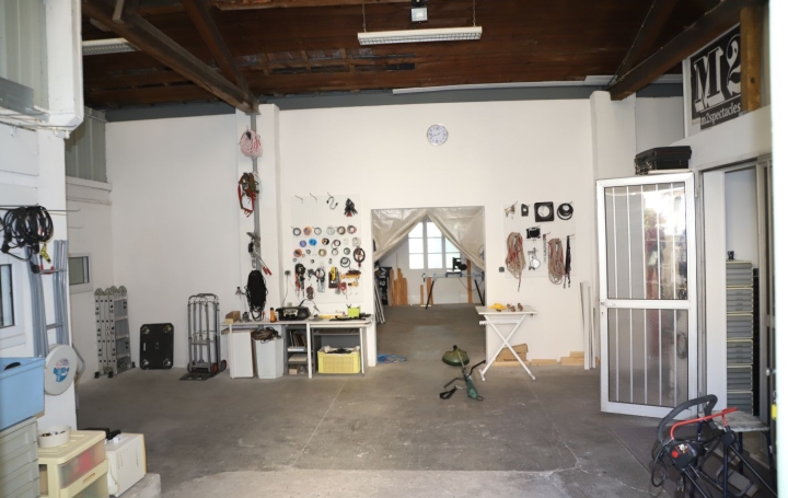 Maison LAVELANET (09300)  304 m2 195 000 € 