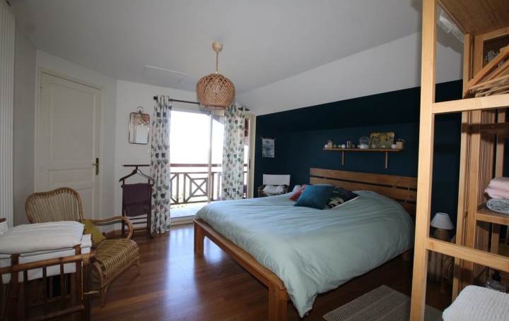 Propriété LA BASTIDE-DE-SEROU (09240)  322 m2 420 000 € 