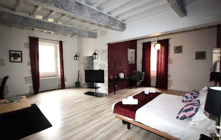 Domaine LAUZERTE (82110)  943 m2 899 000 € 