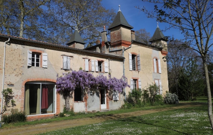 Domaine PAMIERS (09100)  427 m2 320 000 € 
