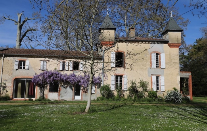 Domaine PAMIERS (09100)  427 m2 320 000 € 