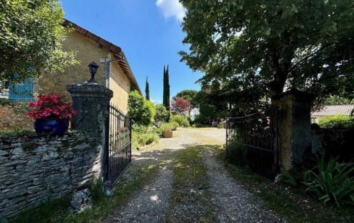 Domaine SAINT-CIRQ-LAPOPIE (46330)  474 m2 655 000 € 