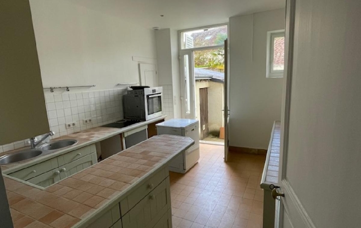 Maison NOGENT-LE-ROTROU (28400)  139 m2 950 € 