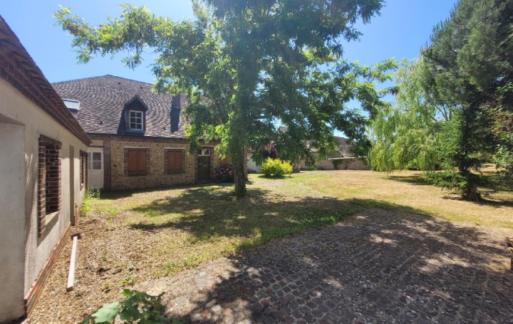 Maison LA CROIX-DU-PERCHE (28480)  305 m2 295 000 € 