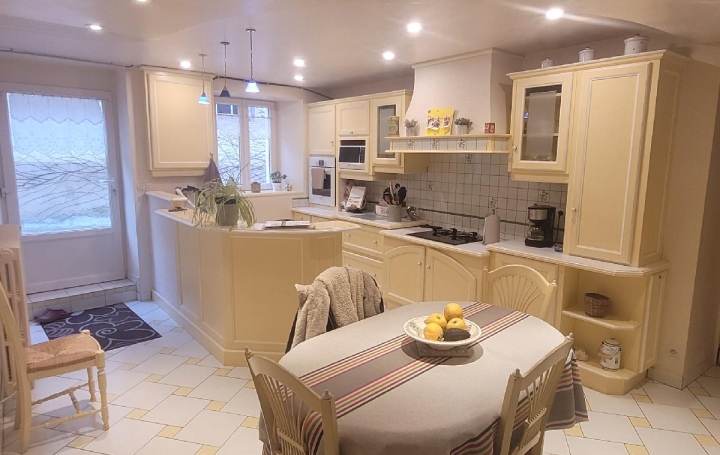 Maison SOUANCE-AU-PERCHE (28400)  147 m2 318 000 € 