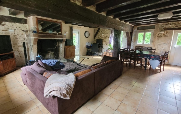 Maison VAL-AU-PERCHE (61260)  155 m2 177 000 € 