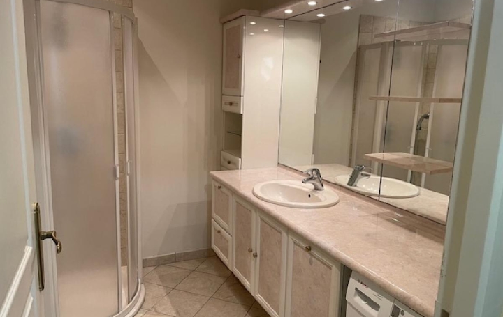 3 Pièces NOGENT-LE-ROTROU (28400)  76 m2 164 000 € 