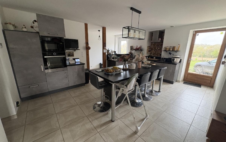 Maison AVEZE (72400)  218 m2 362 100 € 