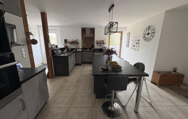 Maison AVEZE (72400)  218 m2 362 100 € 
