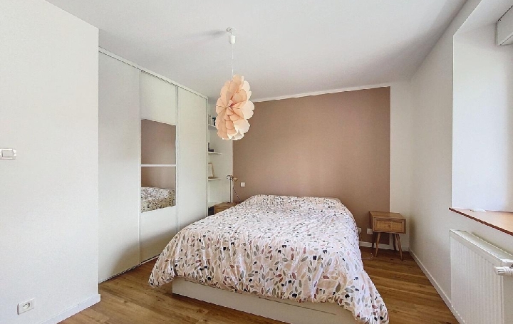 Maison VERZE (71960)  84 m2 830 € 