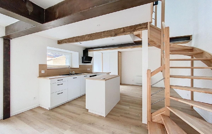 Maison IGE (71960)  66 m2 850 € 