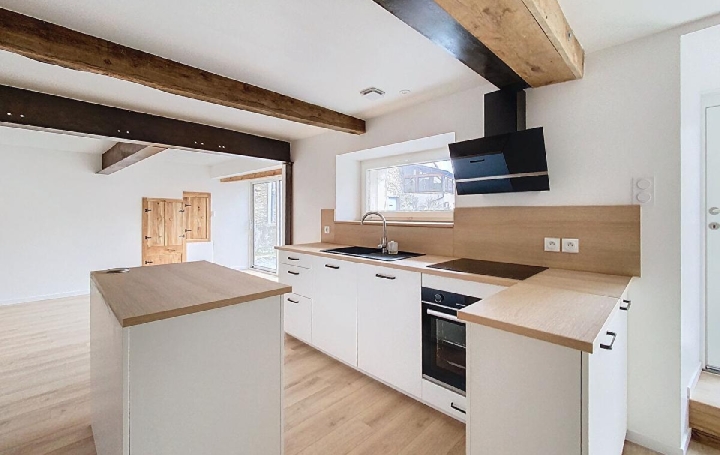 Maison IGE (71960)  66 m2 850 € 