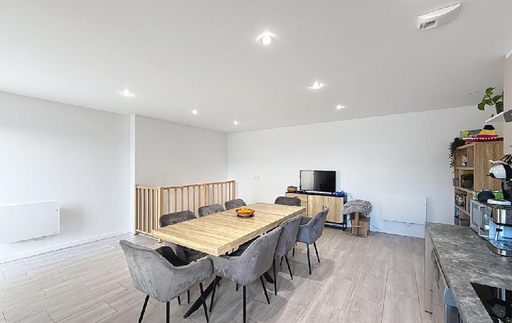 3 Pièces REPLONGES (01750)  80 m2 865 € 