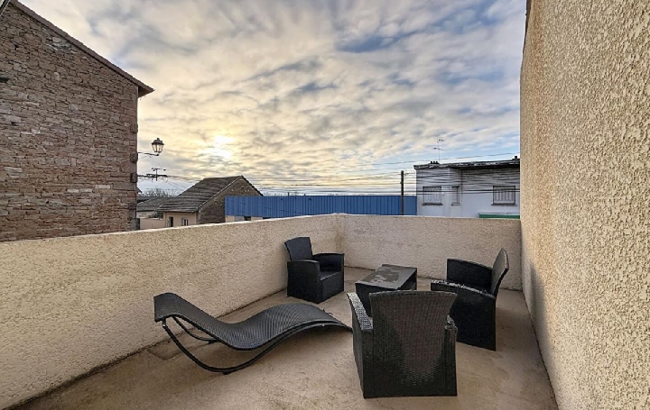 3 Pièces REPLONGES (01750)  80 m2 865 € 