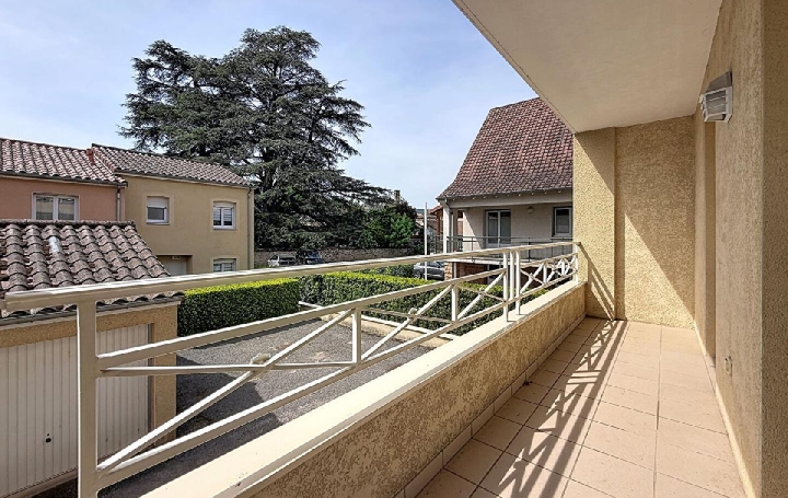 3 Pièces CLUNY (71250)  63 m2 760 € 