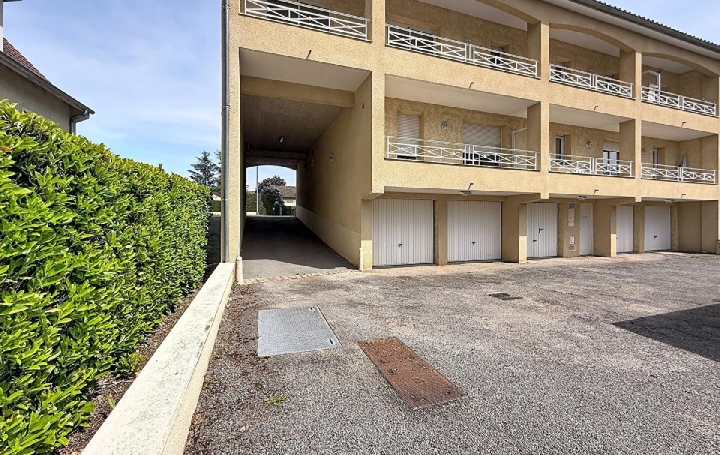 3 Pièces CLUNY (71250)  63 m2 760 € 