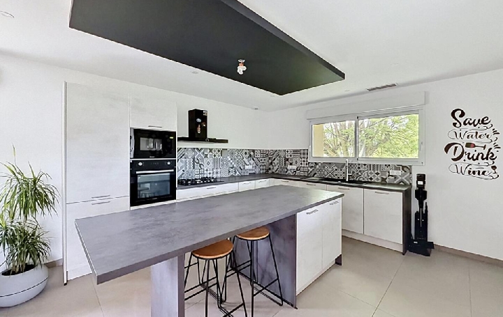 Maison PRISSE (71960)  136 m2 1 195 € 