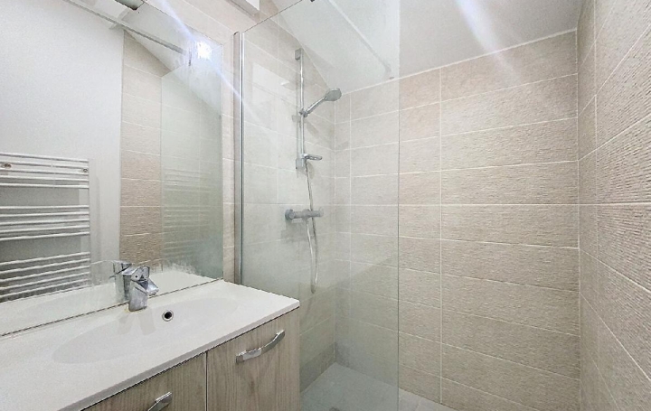 3 Pièces MACON (71000)  54 m2 590 € 