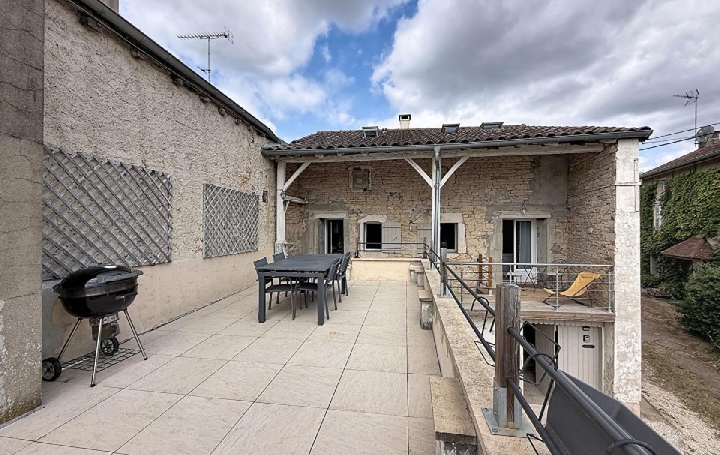 Maison LUGNY (71260)  79 m2 750 € 