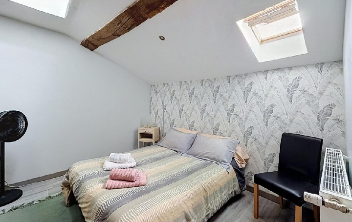 3 Pièces CLUNY (71250)  65 m2 890 € 