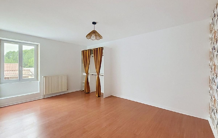 3 Pièces AZE (71260)  78 m2 800 € 