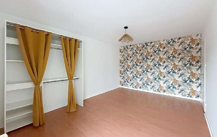 3 Pièces AZE (71260)  78 m2 800 € 