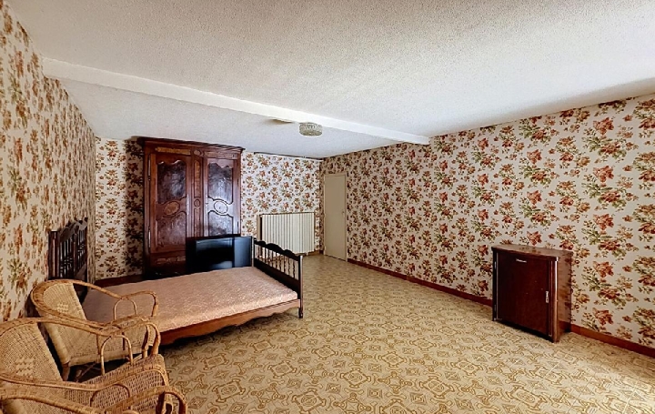 Maison PERONNE (71260)  116 m2 700 € 