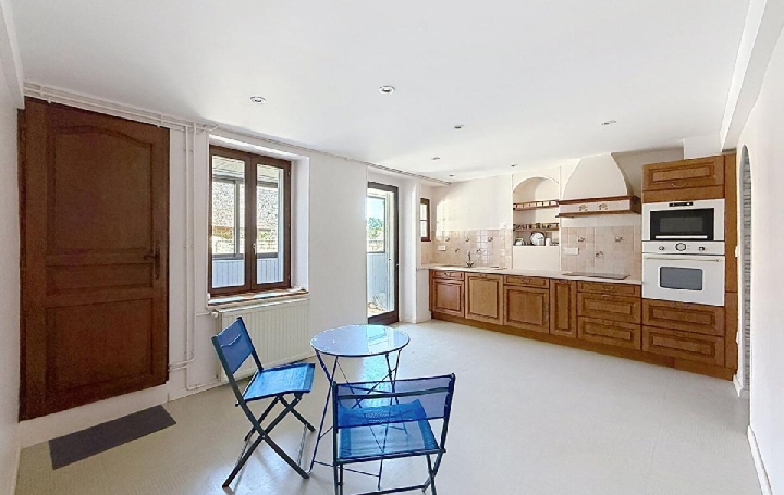 Maison SALORNAY-SUR-GUYE (71250)  101 m2 680 € 