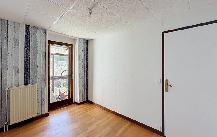 Maison SALORNAY-SUR-GUYE (71250)  101 m2 680 € 