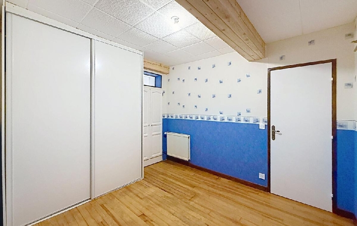 Maison SALORNAY-SUR-GUYE (71250)  101 m2 680 € 