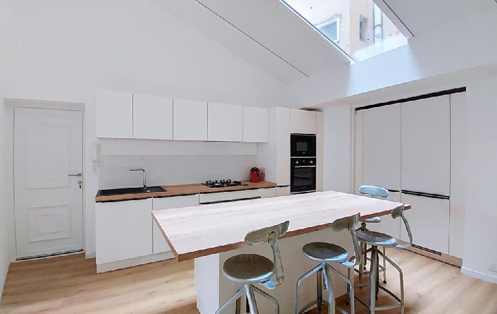 3 Pièces MACON (71000)  73 m2 780 € 