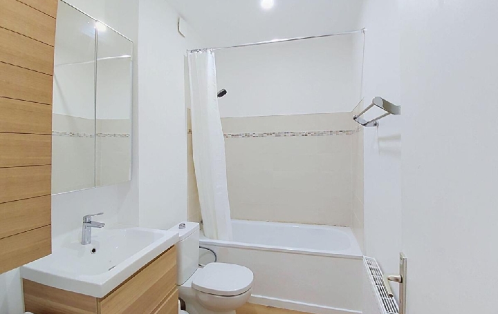 3 Pièces MACON (71000)  73 m2 780 € 